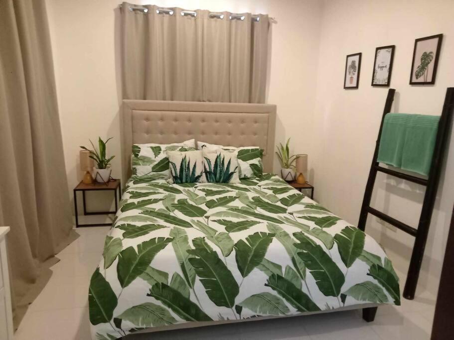 Home Away From Home. Bacolod Ngoại thất bức ảnh